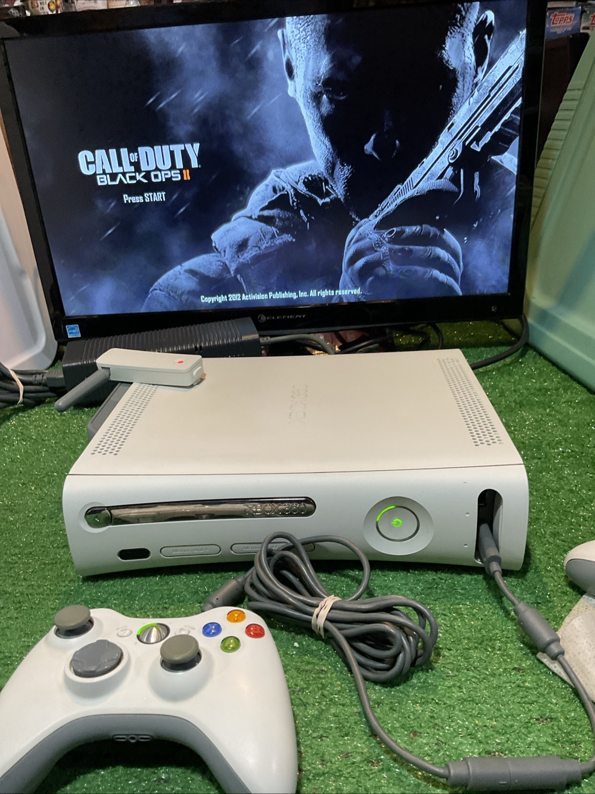 Microsoft Xbox 360 Console 60GB W/ COD Black Ops II PC Brick HDMI + Accessories