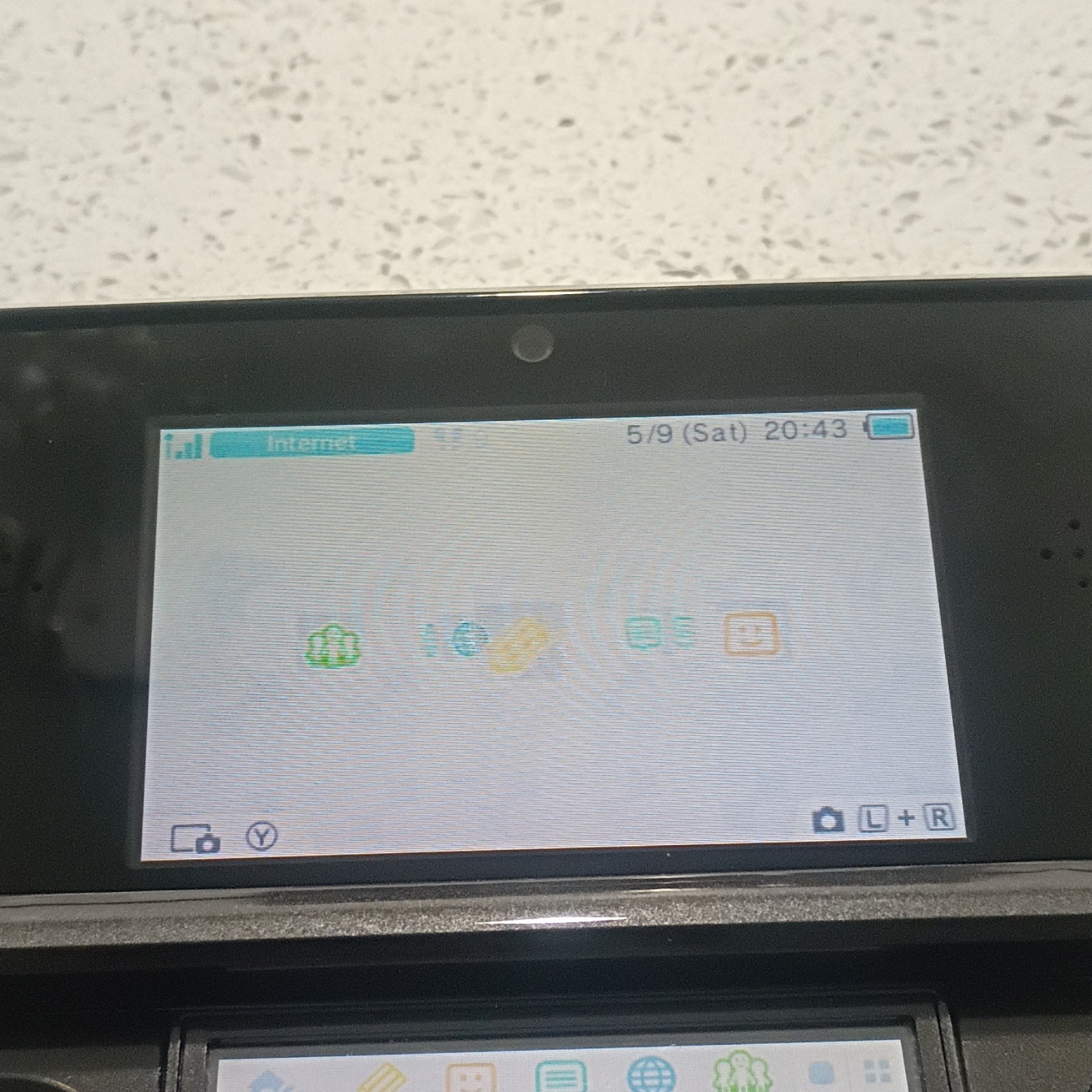 Nintendo Nintendo 3DS Black/Gray Handheld System Wi-Fi Wireless 16GB NTSC-U/C