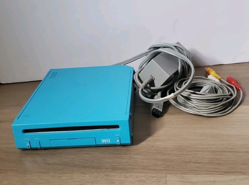 Nintendo Wii RVL-101 Blue Video Game Console Bundle with Hook-Ups Tested