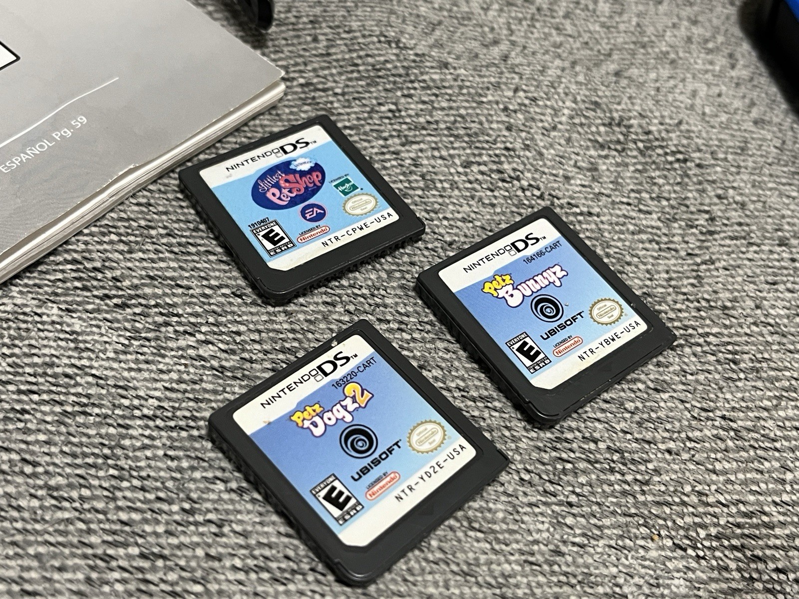 Nintendo 2DS Handheld Game Console FTR-001 Black/Blue