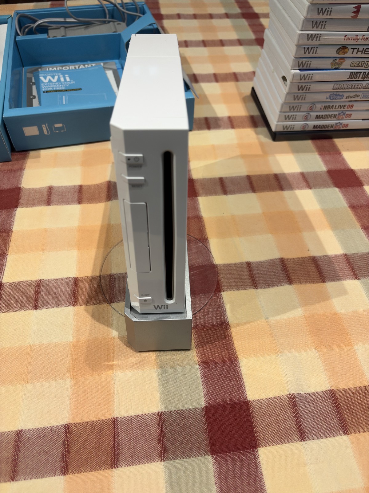 Nintendo Wii with assortment of games bundle – Original Packaging included