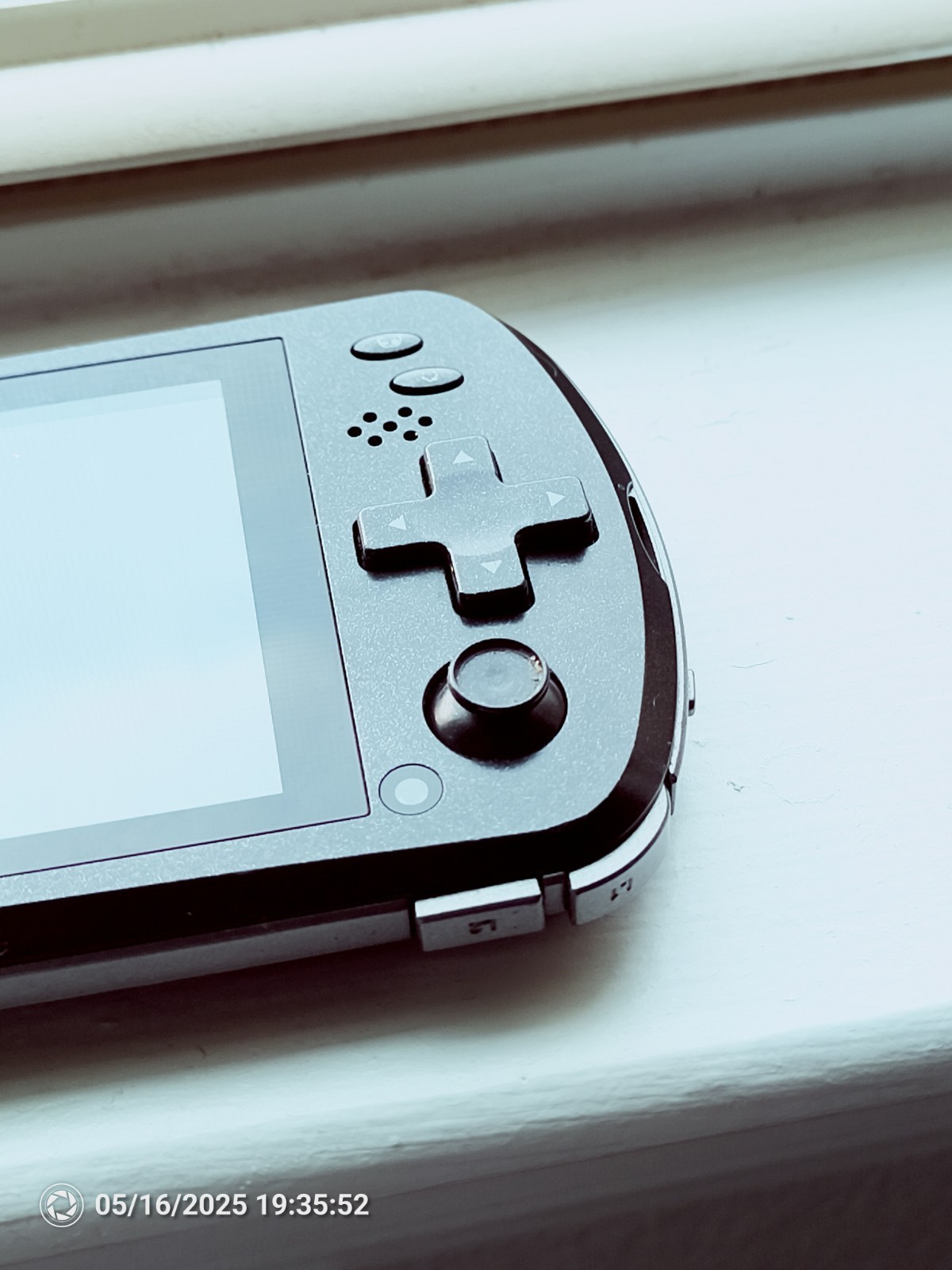 JXD S5800 3G GAME ANDROID PHONE WITH JOYSTICK/CAMERA/Good/READ