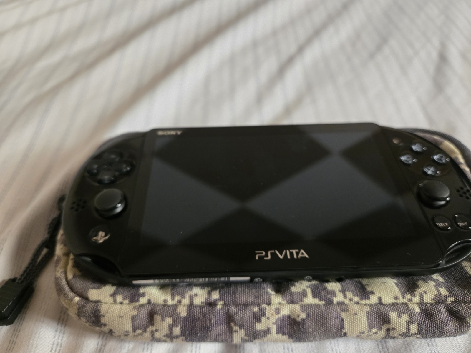 PS Vita 2000 Black