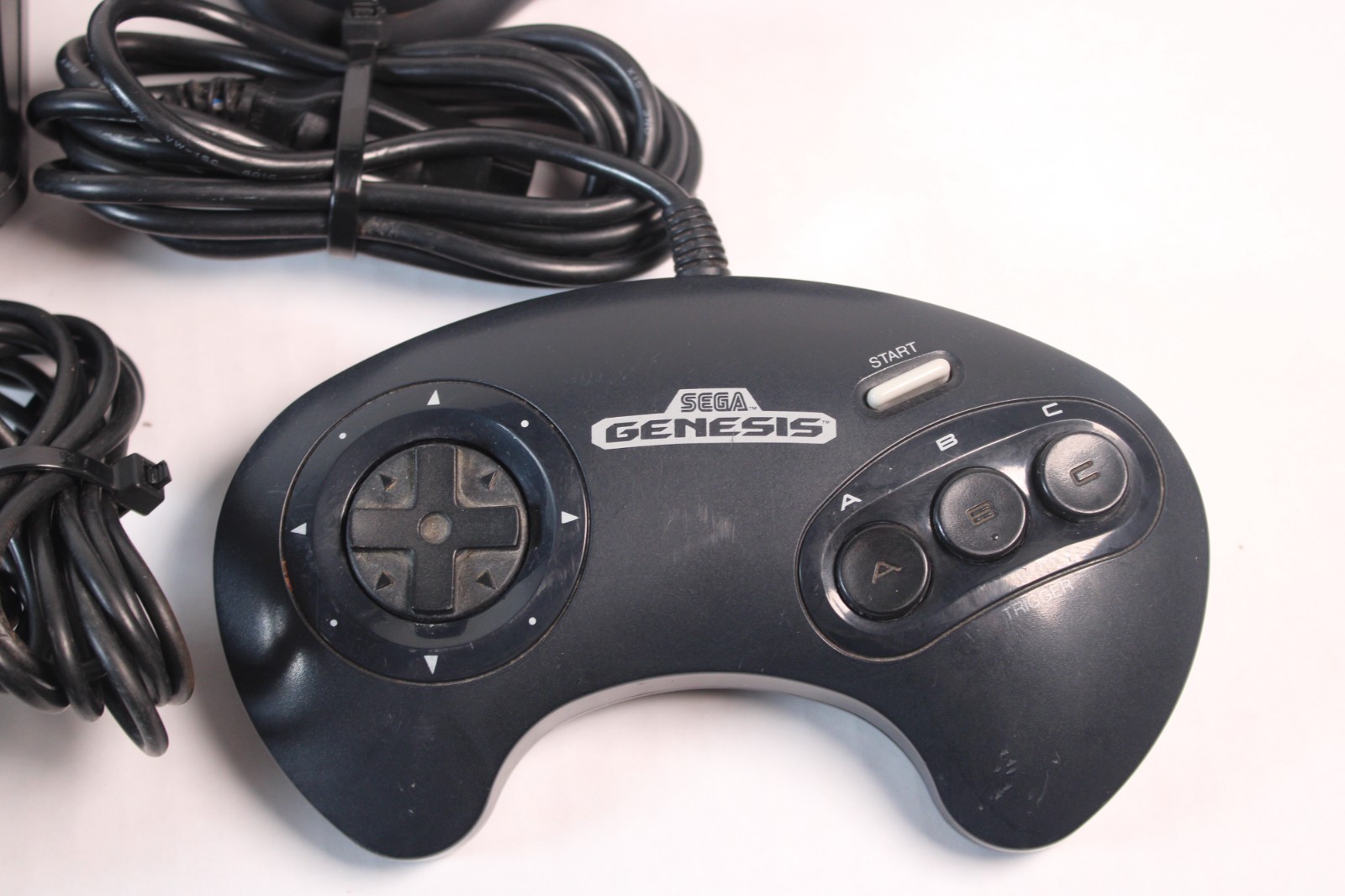 Sega Genesis Model 2 Console Bundle w/ 2 Controllers & Game (Tested & Working)