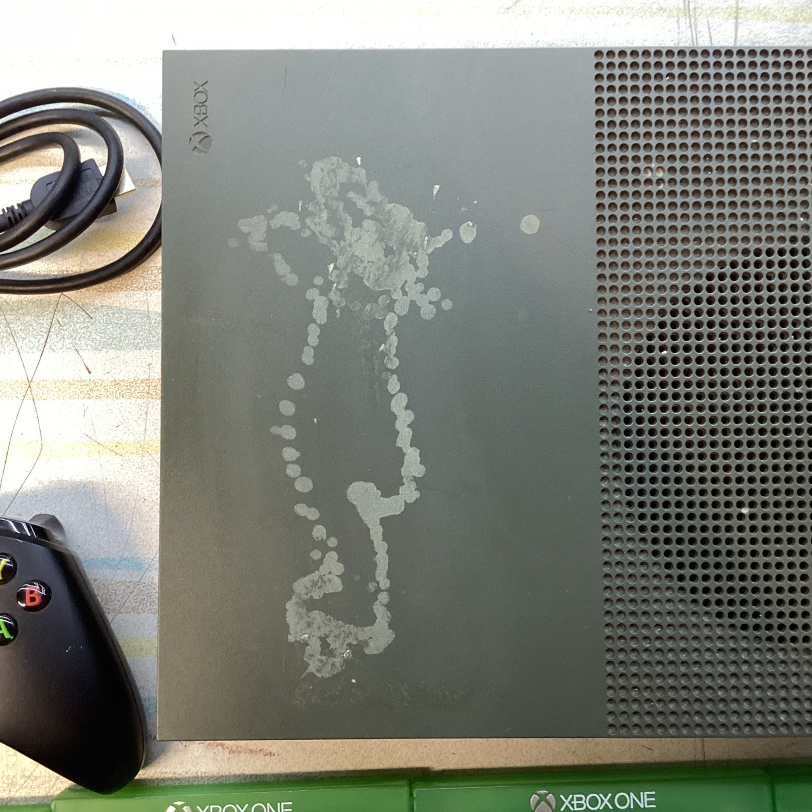 Microsoft Xbox One S Army Green 512GB 1 Contoller, 4 Games,