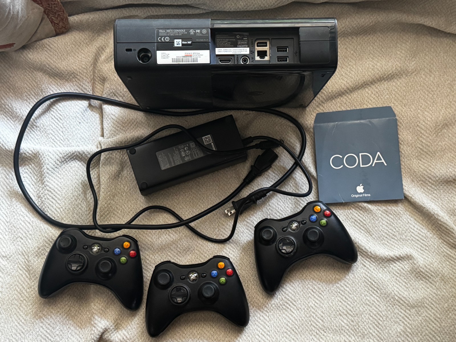Xbox 360 E Console & Power Supply + 3 controllers 1538 Model Tested 3GB WORKING