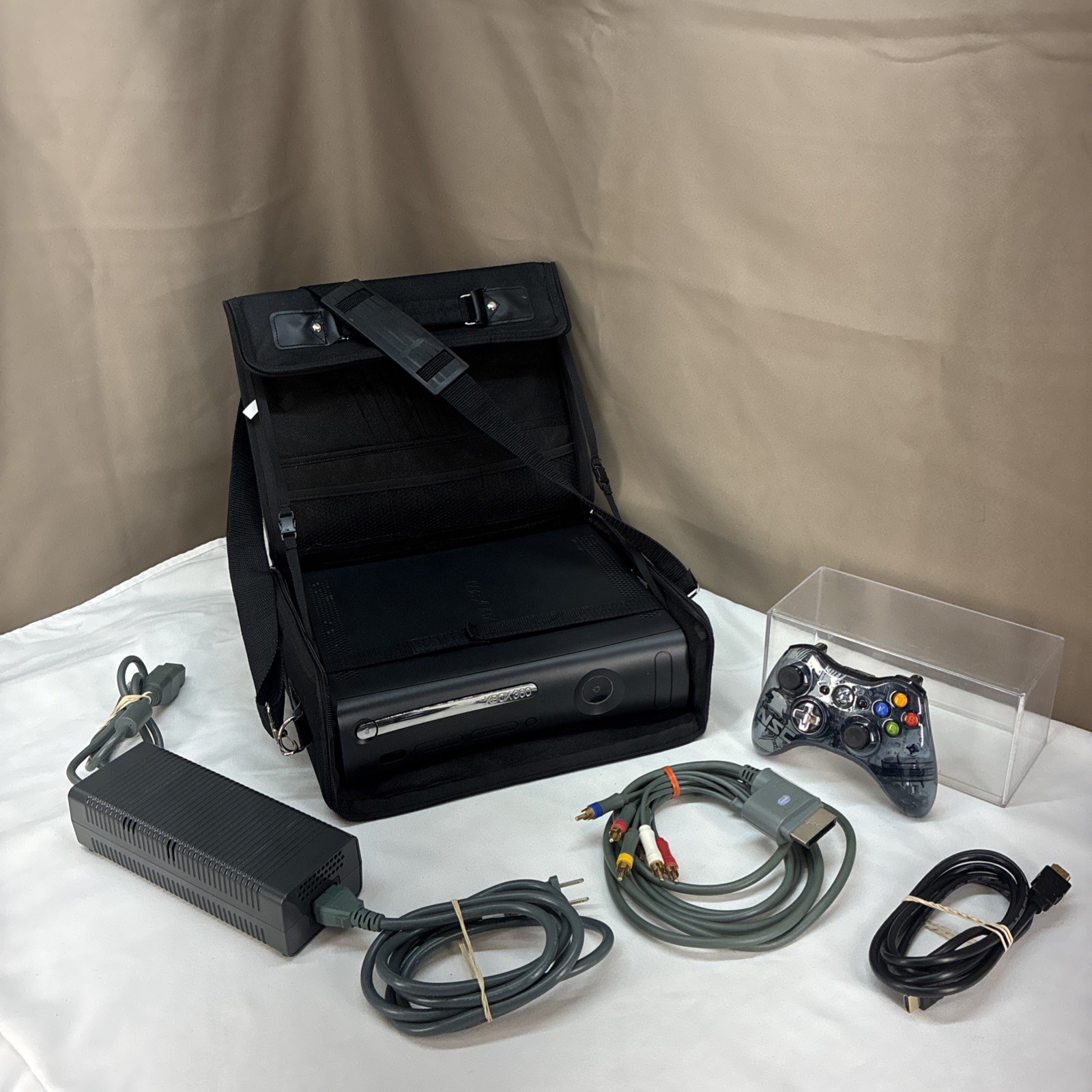 Xbox 360 Elite Console – Black – Falcon Model W/Carry Bag & Halo 4 Controller