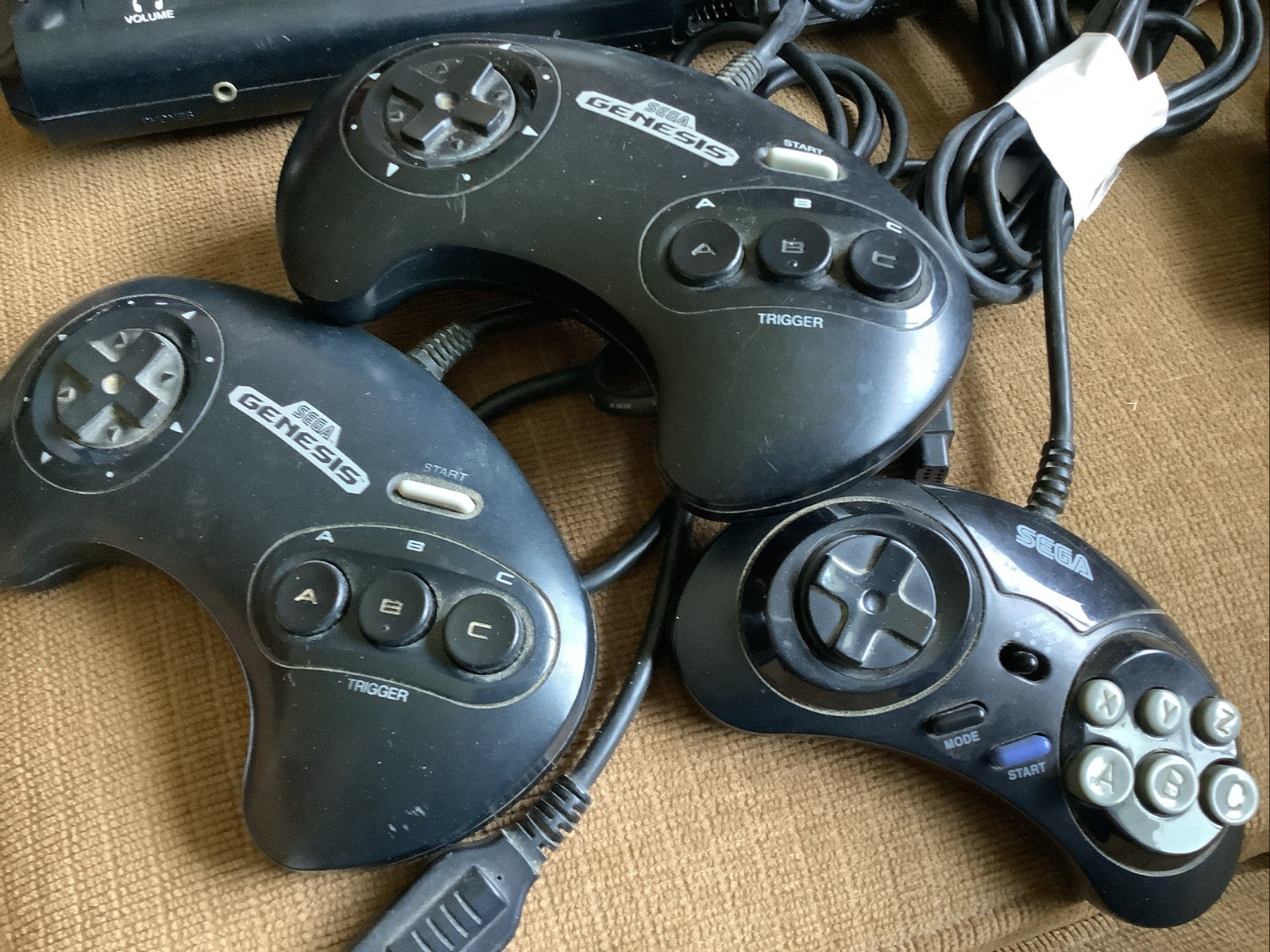 Sega Genesis Console Bundle Multitap 4 Controllers 9 Games AV Cables Switcher