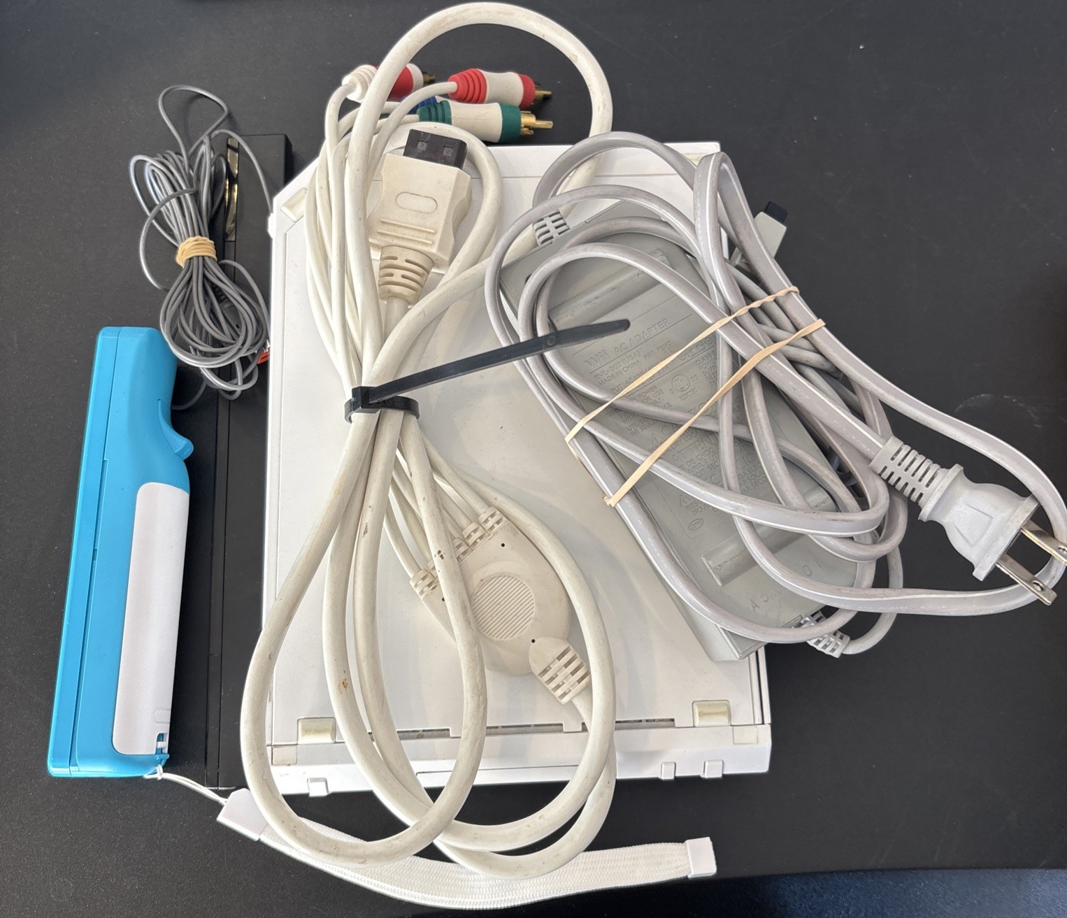 Nintendo Wii RVL-001 512 MB Home Console – White