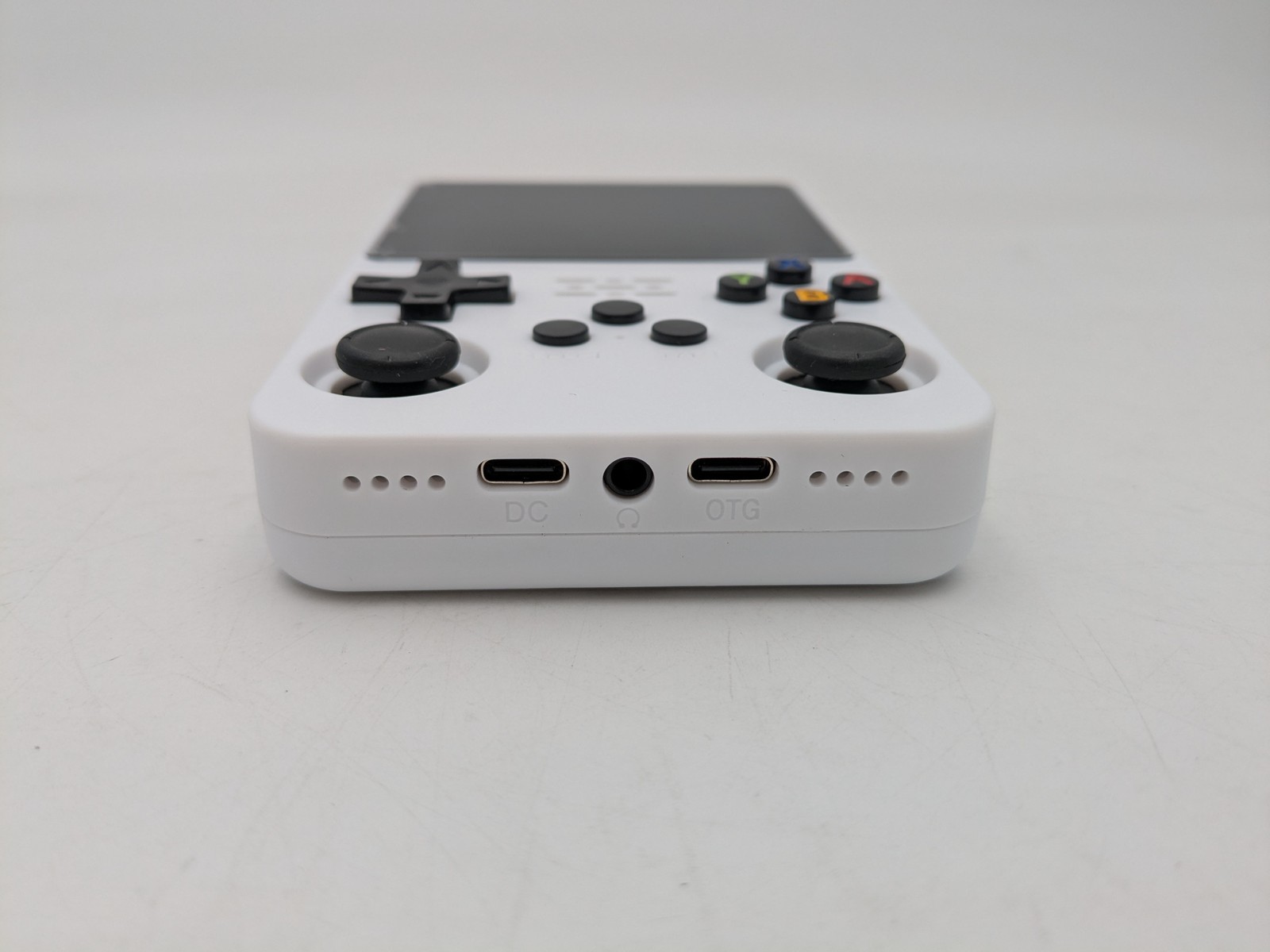 R36S Retro Handheld Gaming Console Built-In Simulator 3.5″ IPS Screen – White