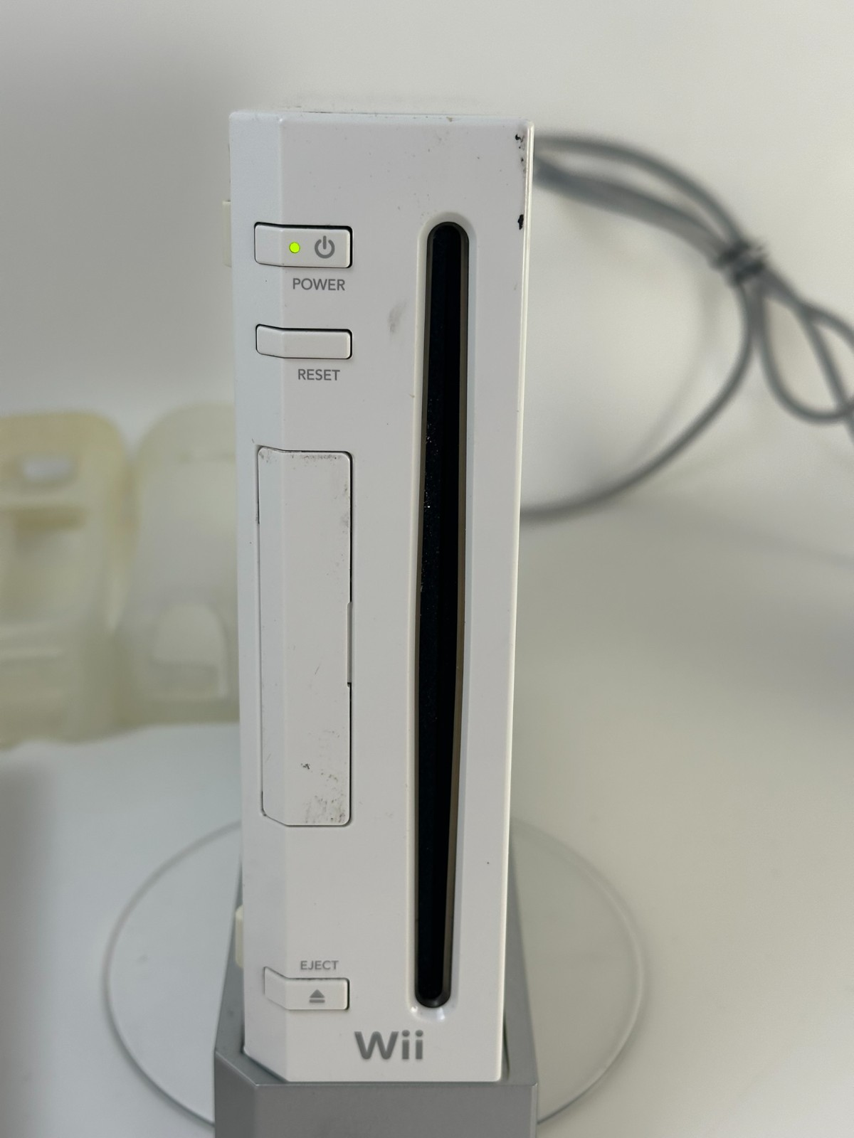 Nintendo RVL 001 Wii Console Bundle White 2 Controllers Dock Power Supply