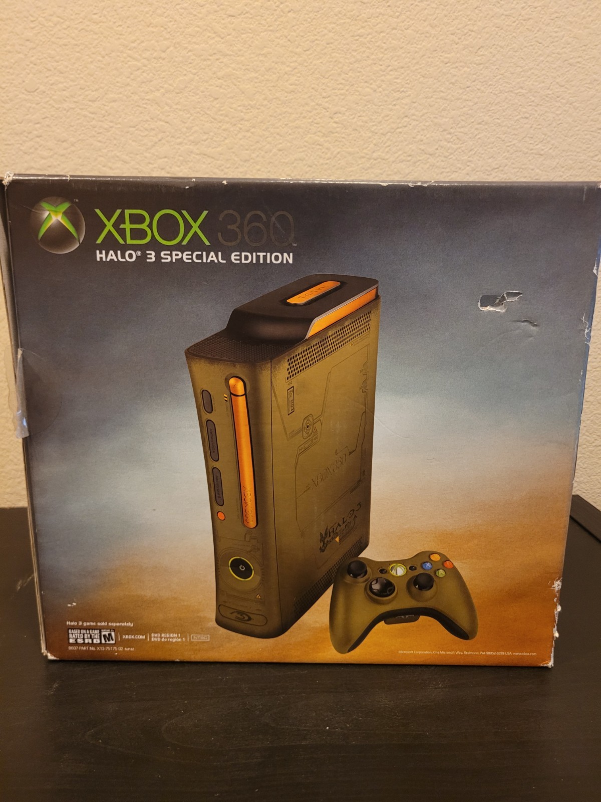 Halo 3 special edition xbox 360 console- Green Edition With Original Box