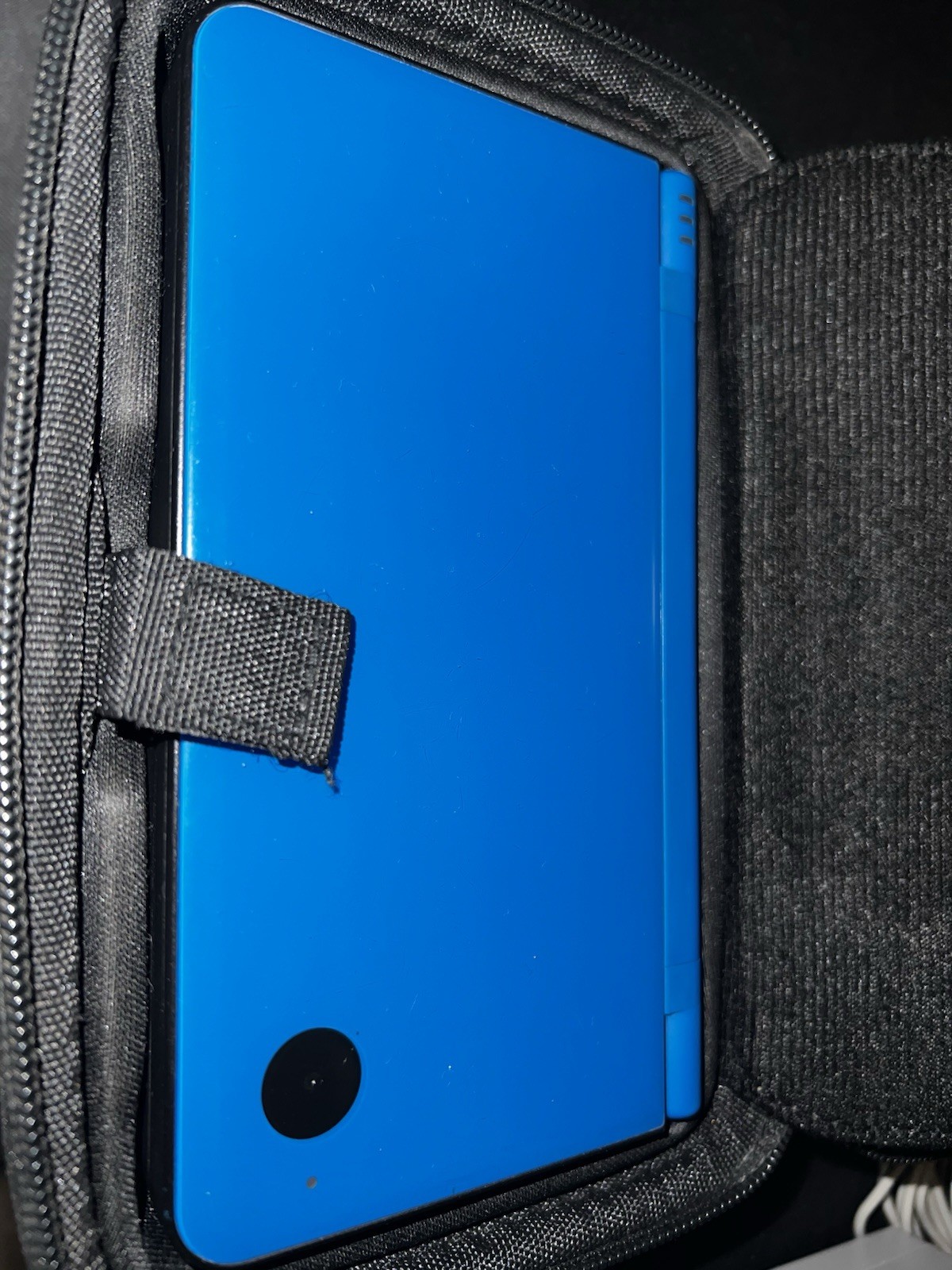 Nintendo DSi XL Handheld System – Midnight Blue w/ 7 games Bundle.