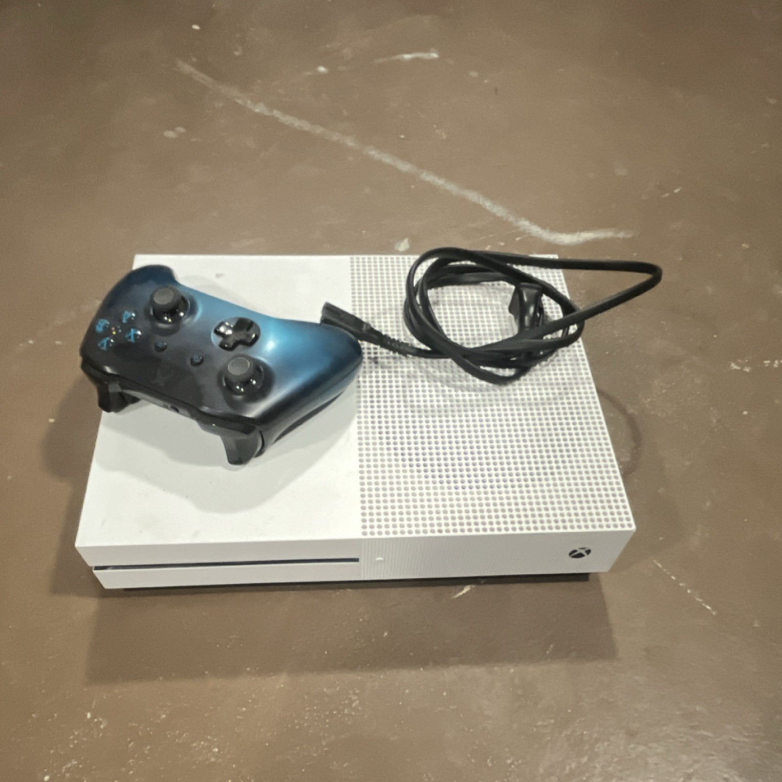 Microsoft Xbox One S 500gb White 4K Blu-Ray Console w/ Blue Controller & Cable