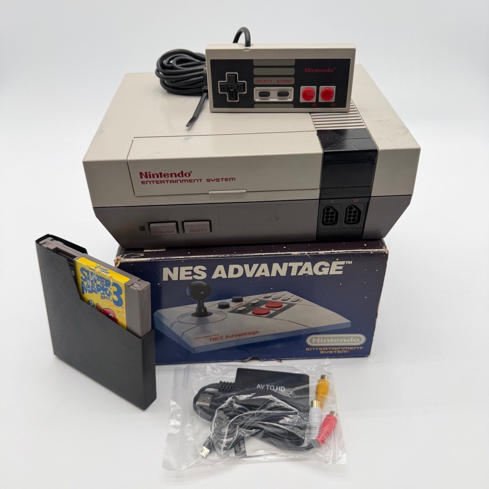 Nintendo Entertainment System NES Console Bundle Super Mario Bros W/ Av adapter