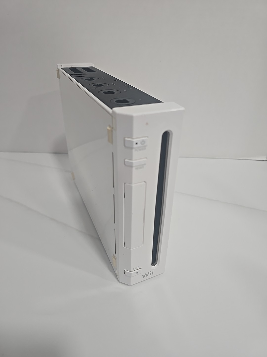 Nintendo 512 MB Wii Console RVL-001 Bundle Gamecube Ports + Mario Kart & Sonic