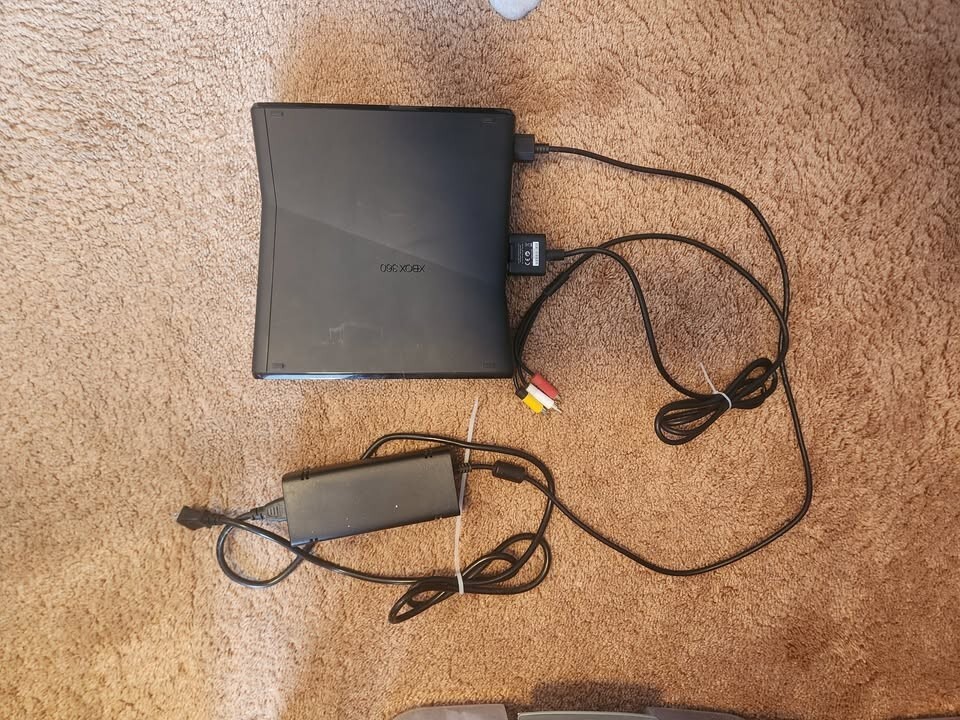 Microsoft Xbox 360 S Gaming Console with Kinect, Games, Controllers