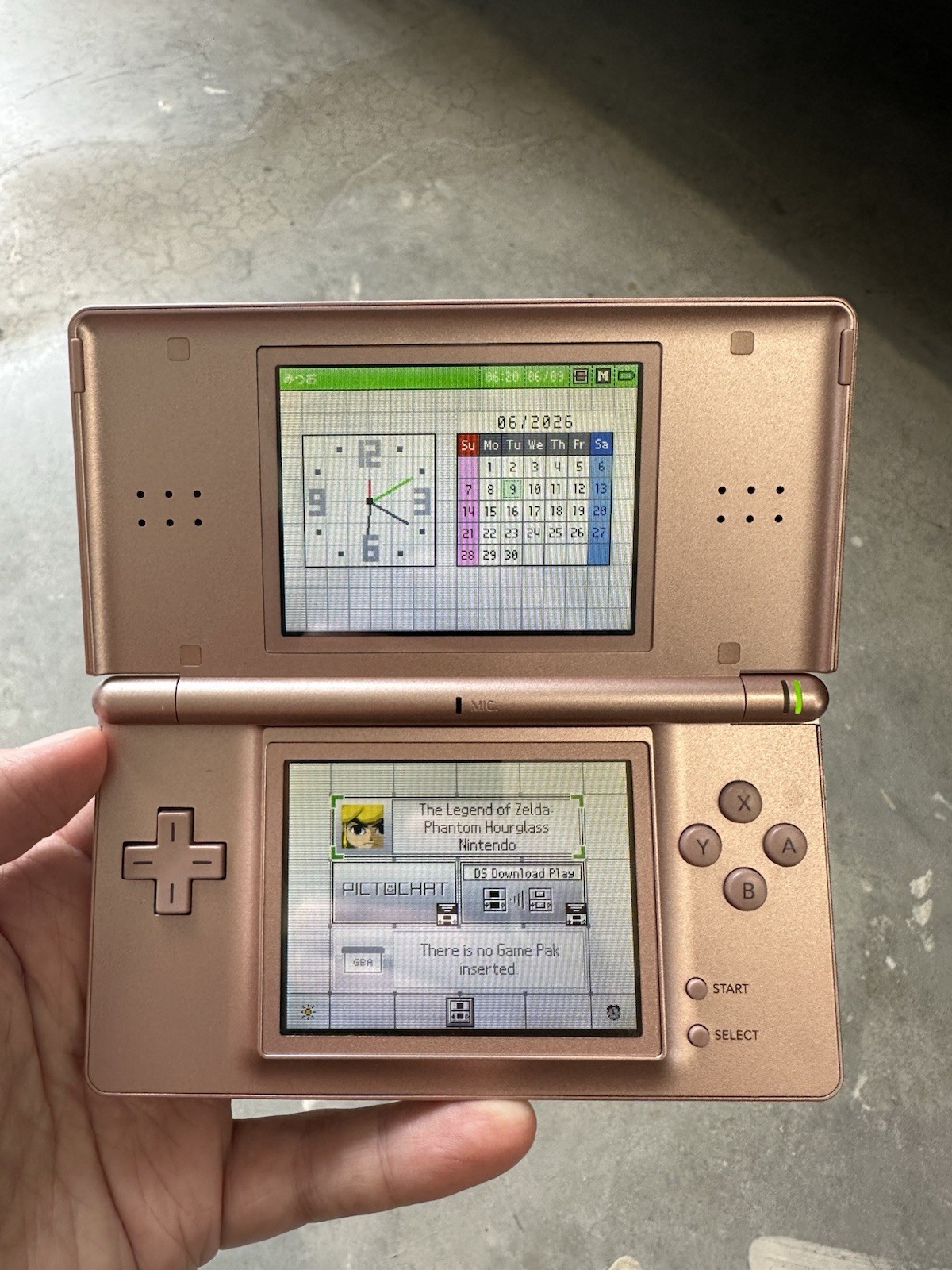 Nintendo DS Lite USG-001 Metallic Rose – original slot cover, stylus, wriststrap