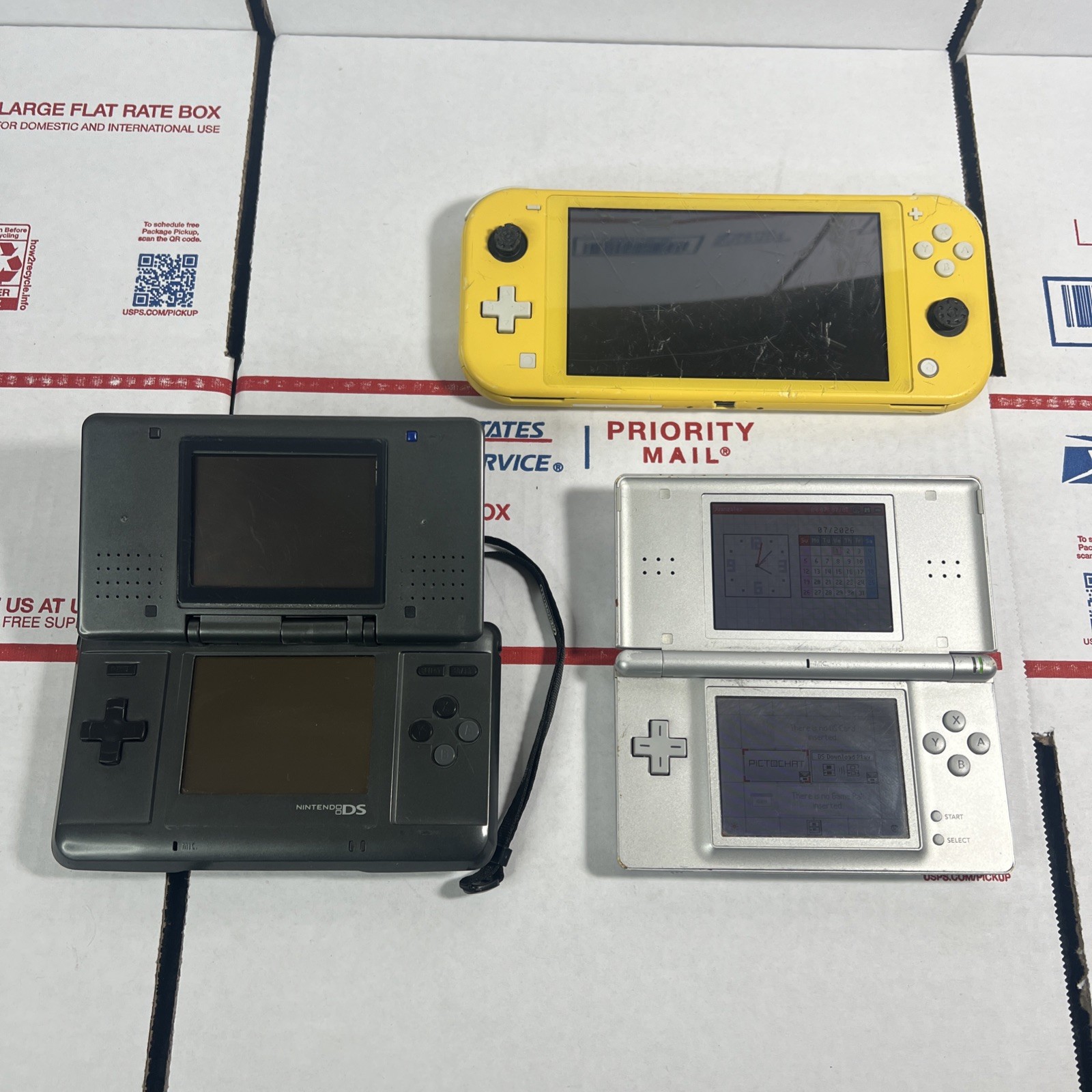 Nintendo Switch Lite & 2 Nintendo DS Lite Handheld Consoles *AS IS -PARTS -READ