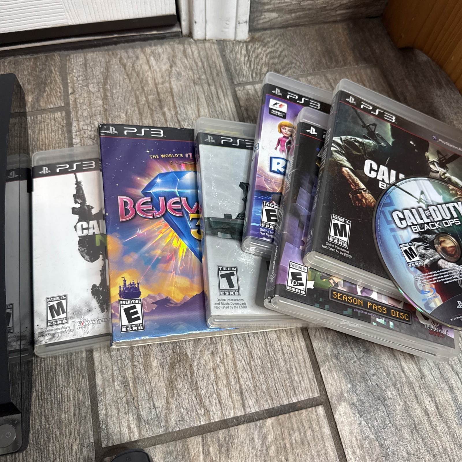 Sony PlayStation 3 Slim 160GB Console CECH-2501A 7 games included