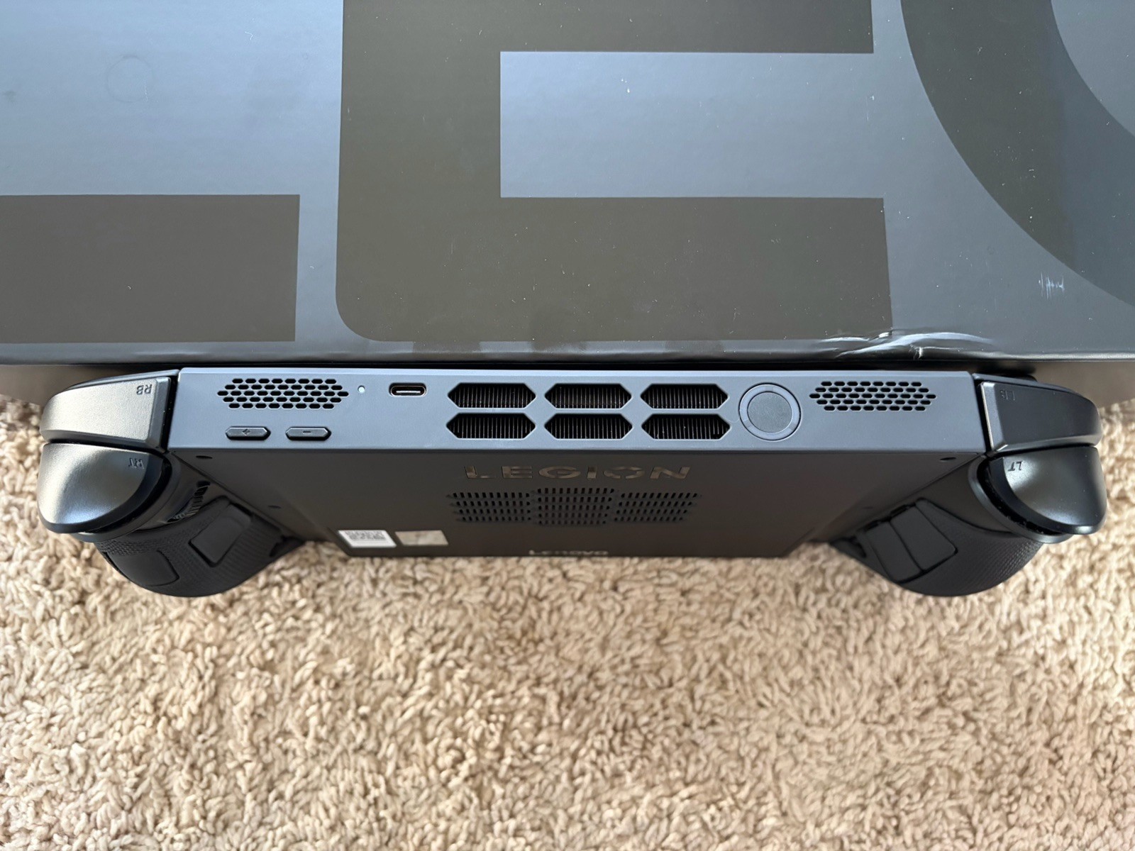 Legion Go 2 with Z2 Extreme, 32 GB RAM, 1TB HD, OLED (In Hand) MINT