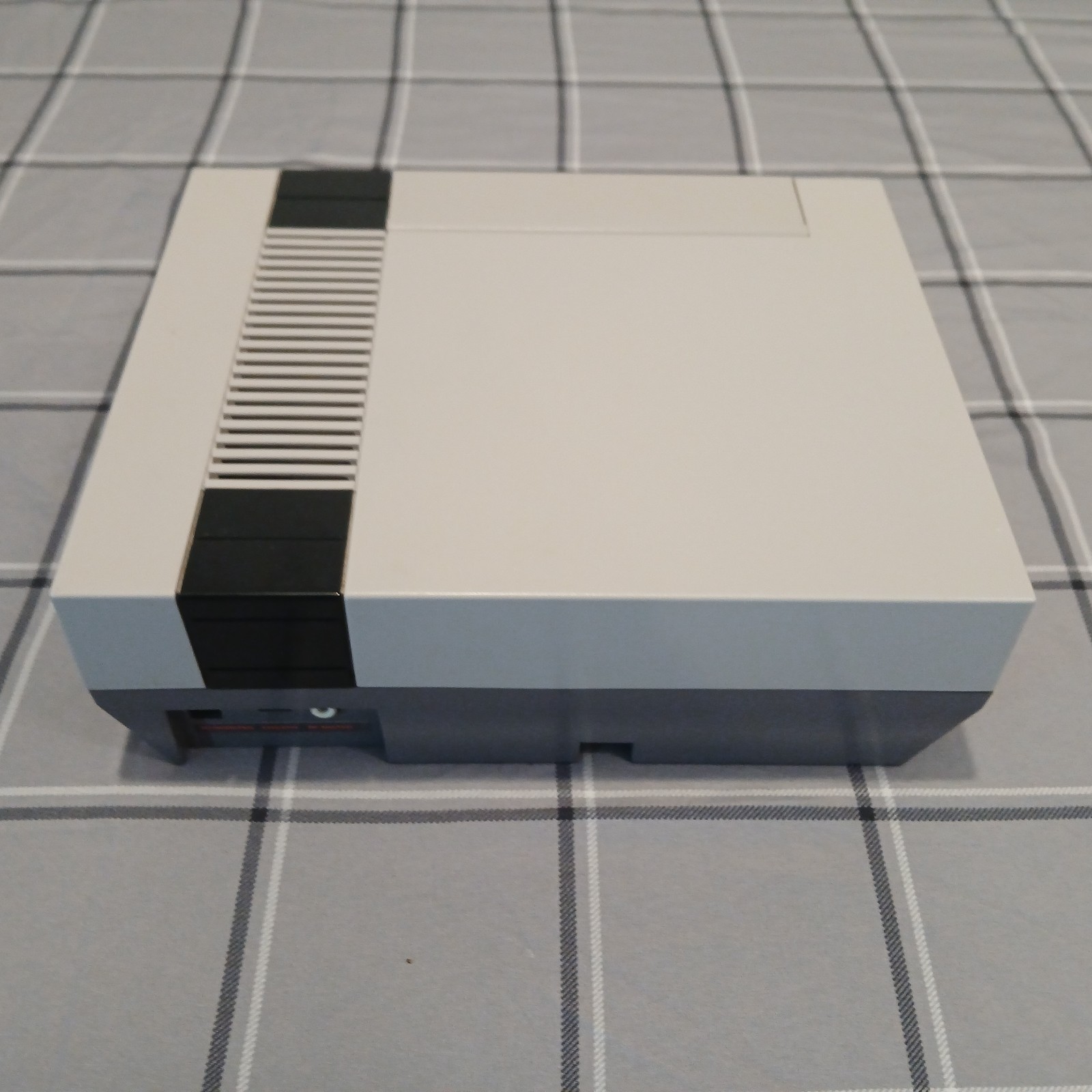 NES Console Bundle – Includes Super Mario Bros & Duck Hunt w/ Zapper