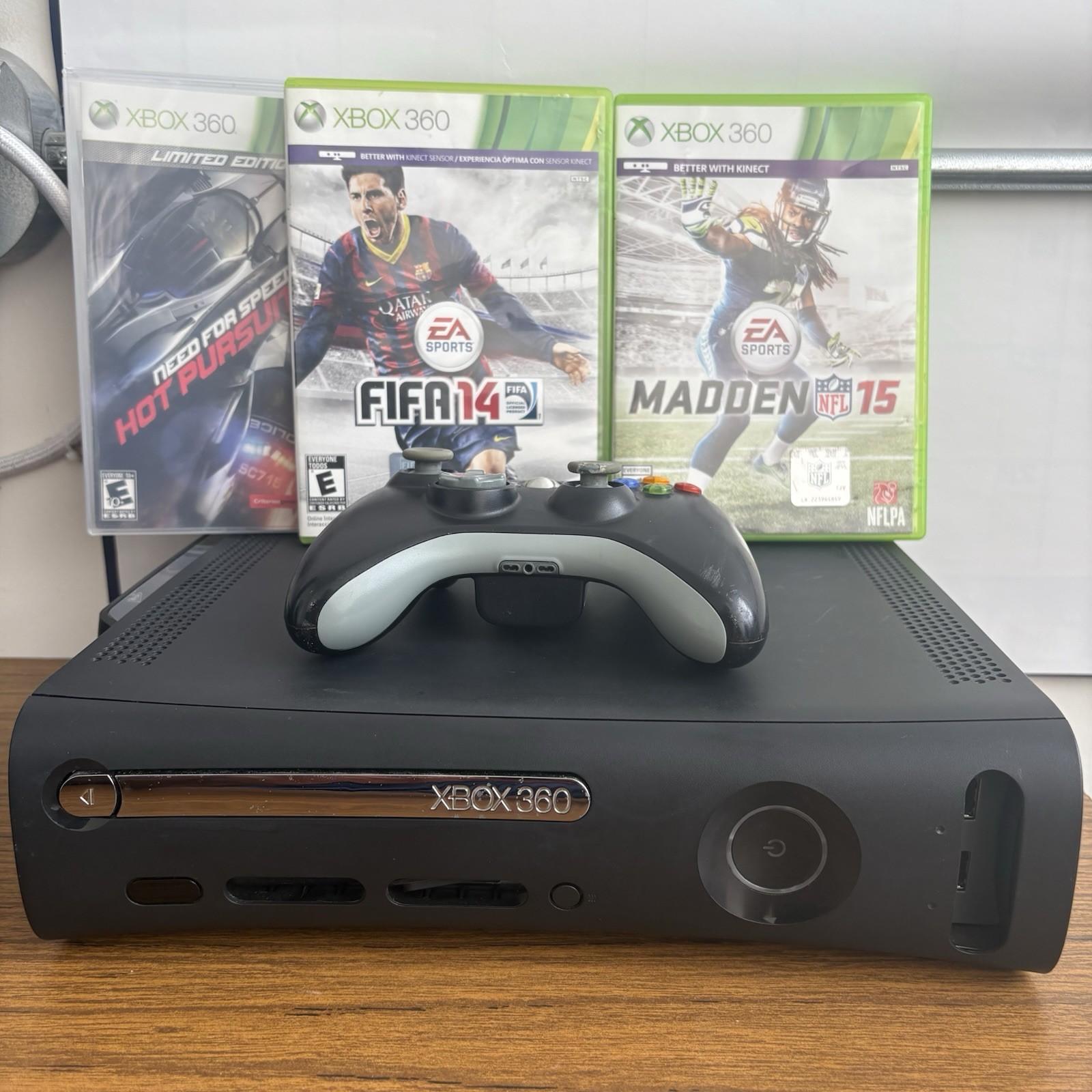 Microsoft Xbox 360 Elite 120GB Console Bundle Jasper + Controller + 3 Games
