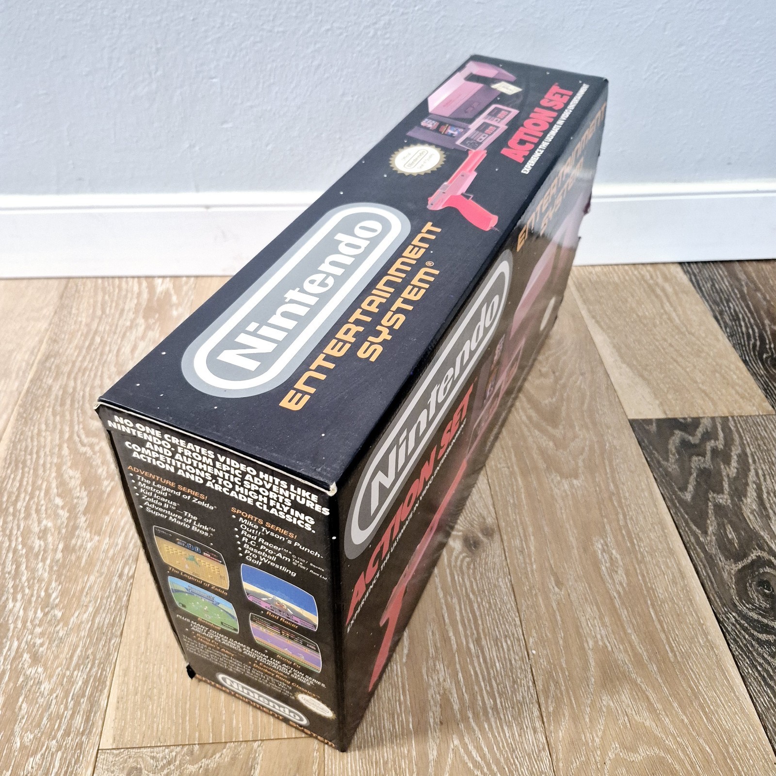 Nintendo NES Action Set Condole Orange Blaster in Original Box