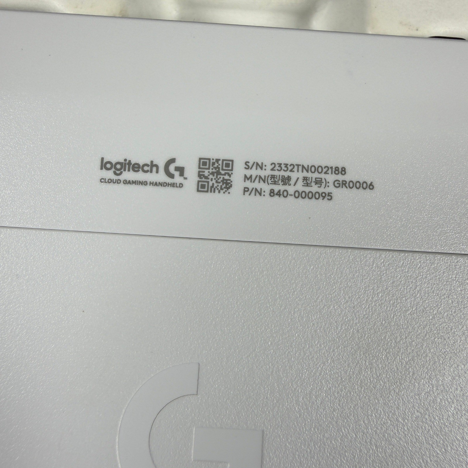 Logitech G Cloud Gaming Handheld Console GR0006 White 64GB Android WiFi 7″ 1080p