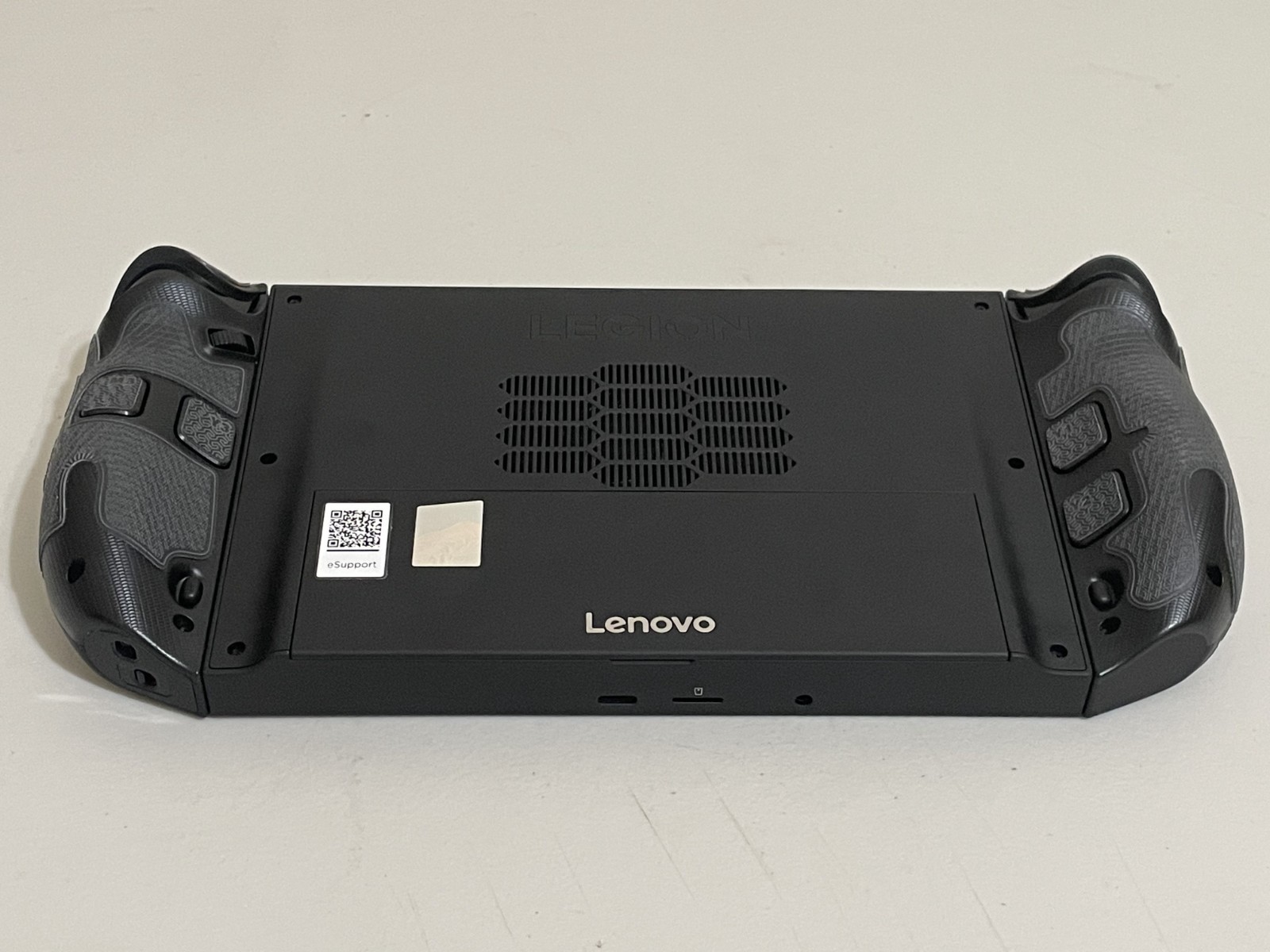 Lenovo Legion Go 2 AMD Ryzen Z2 Extreme 32GB RAM 1TB – Excellent Condition