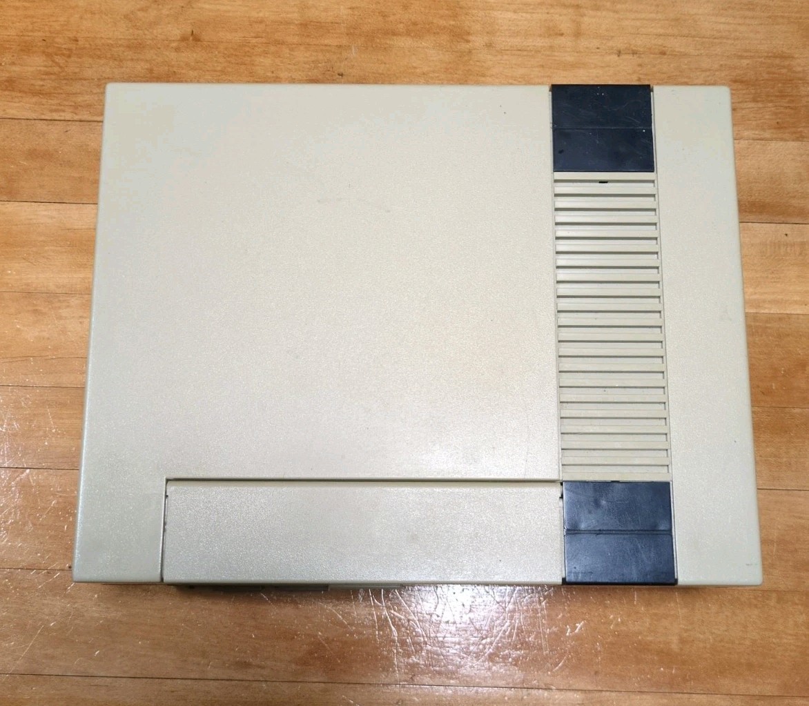 NES NES-001 Console Tested Bundle, OEM Cords Plus 7 Games 1 Controllers