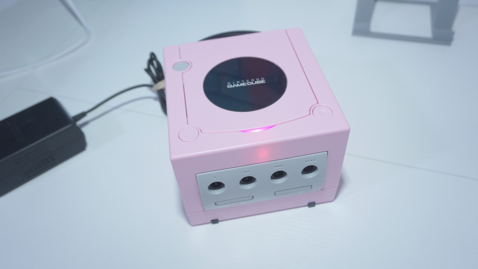 Pastel Pink Nintendo GameCube Console DOL-001 (USA) with Pink LED & Controller