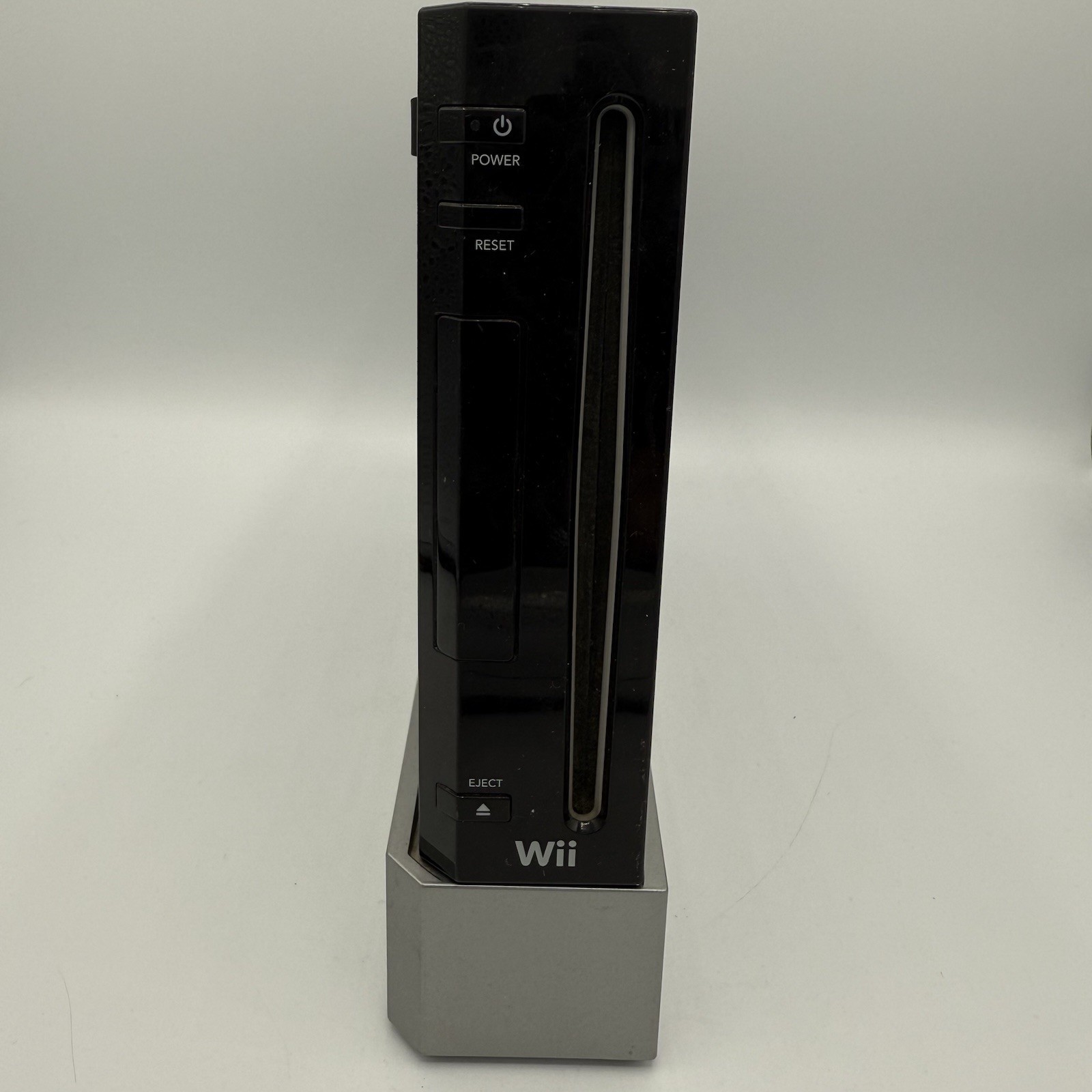 Nintendo Wii Black Console RVL-001 Wii Sports + Resort w/ 2 Wiimotes + 5 Games