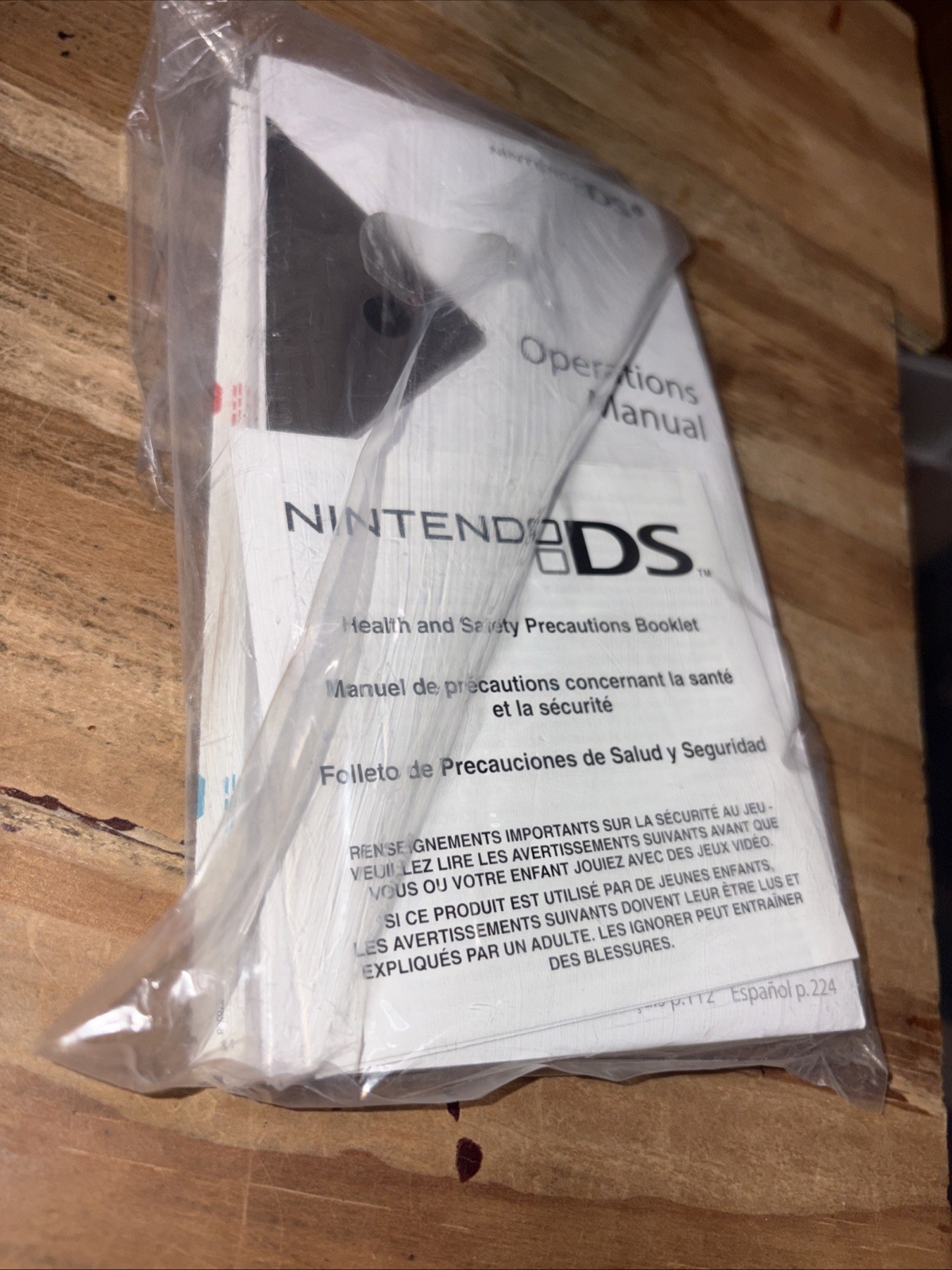 Nintendo DSi Black Handheld System in Box with Charger and Replacement Stylus