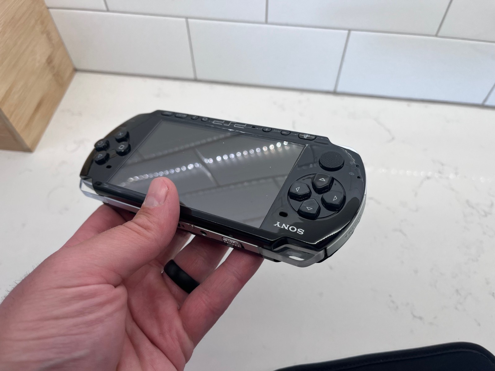 Sony PSP 3000 LotConsole Piano Black Retail in Box Region Free & Shipping Free