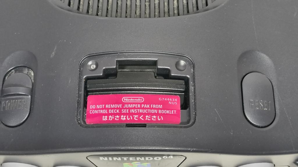 NINTENDO 64 GREY W/1MOTE (P14027412)