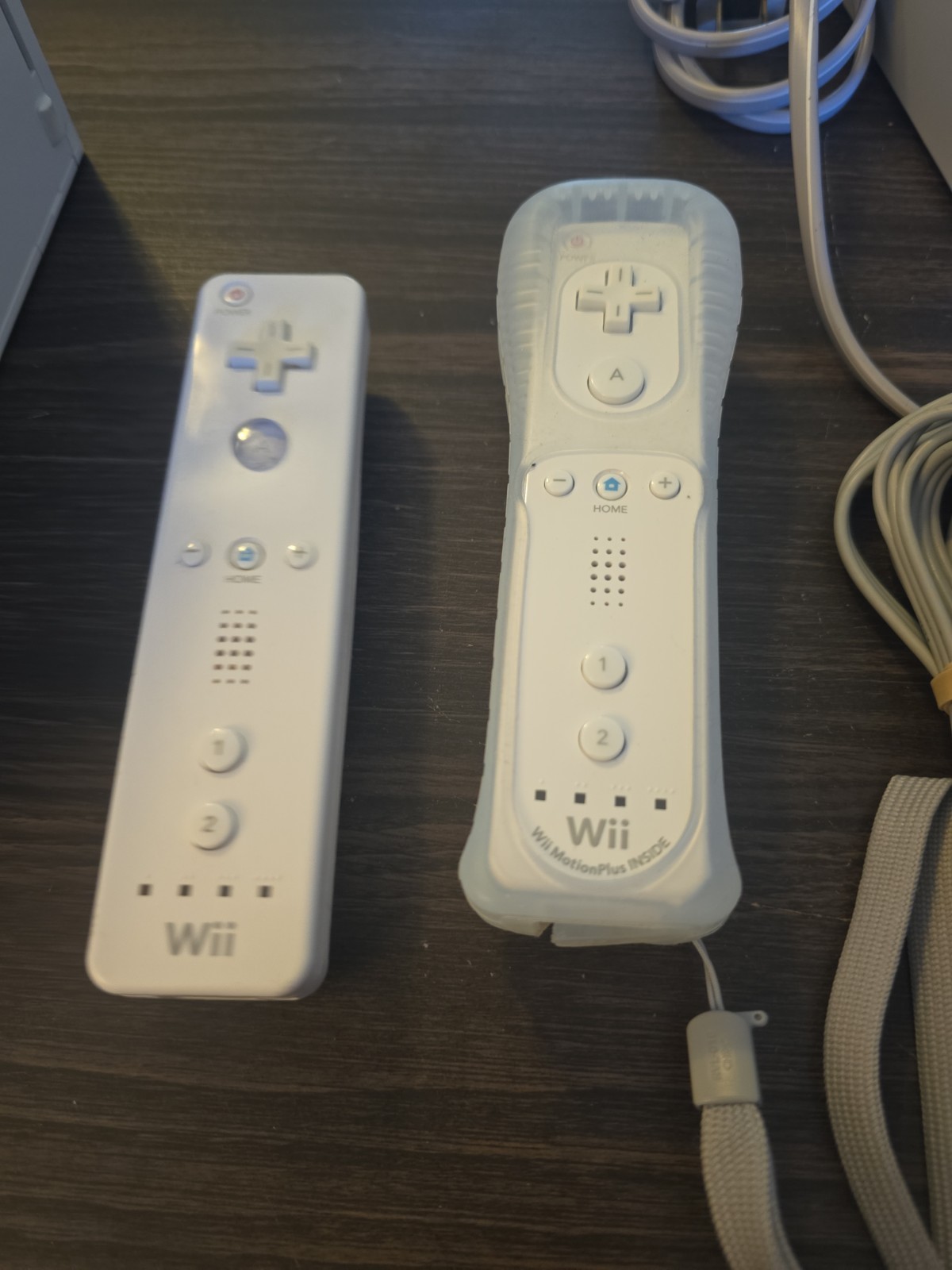 Nintendo Wii RVL-001 White Console w/ 2 Controllers Cables Wii Sports Tested