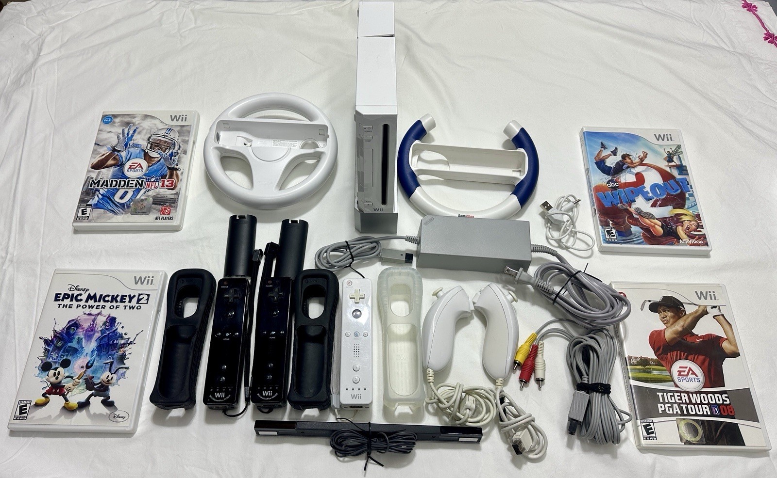 Nintendo Wii RVL-001 Bundle 3 Remotes 2 Nunchucks MotionPlus Tested
