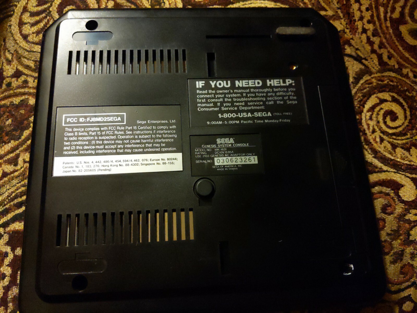 SEGA Genesis Black Home Console does not include a power cord and tv adapter