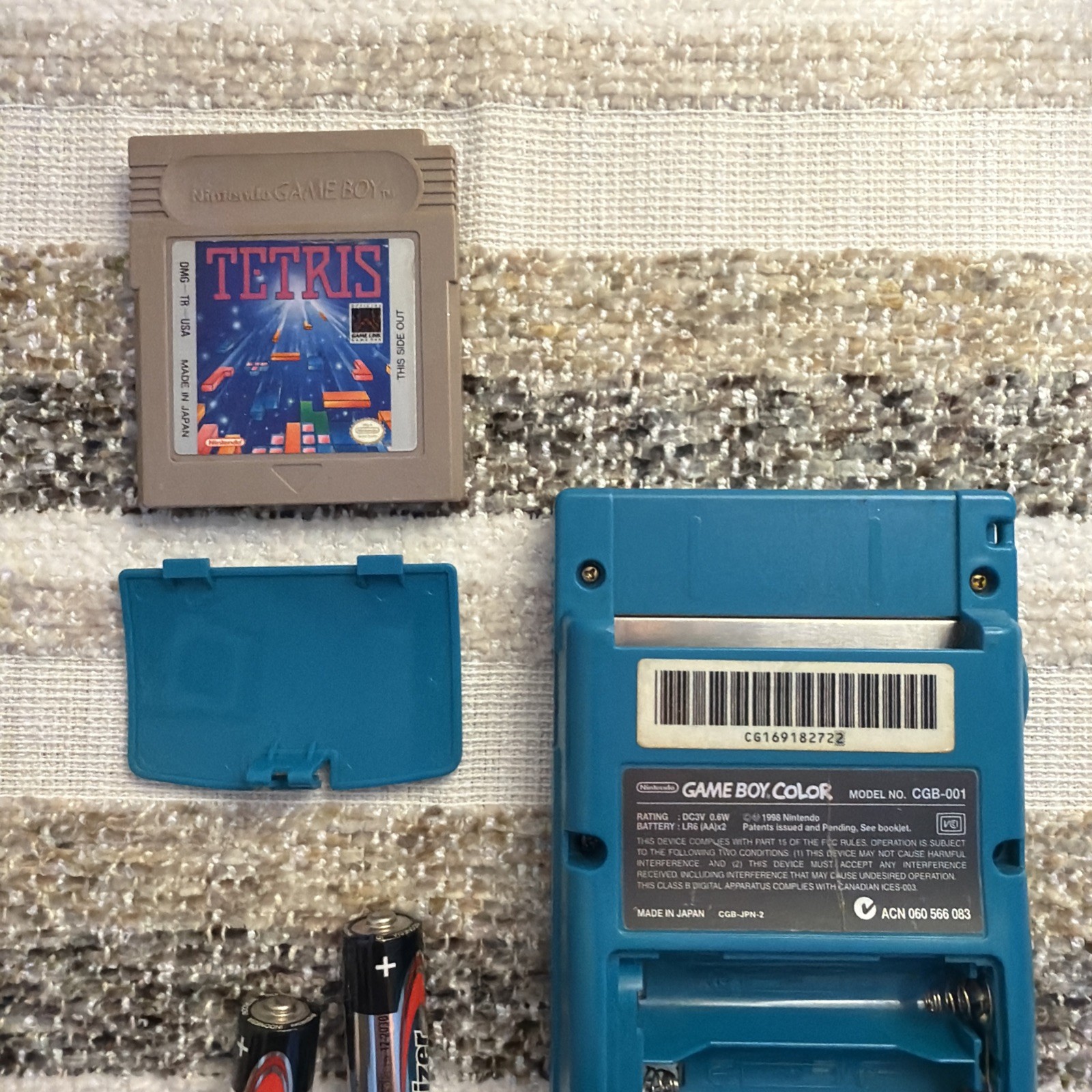Nintendo Game Boy Color Game Console – Teal – CGB-001 w/ Tetris Cartridge Bundle