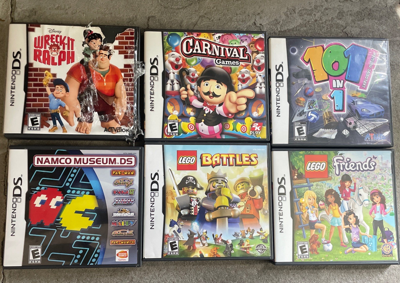Nintendo DSI XL w/ case, charger, operations manuel, 6 games *see description*