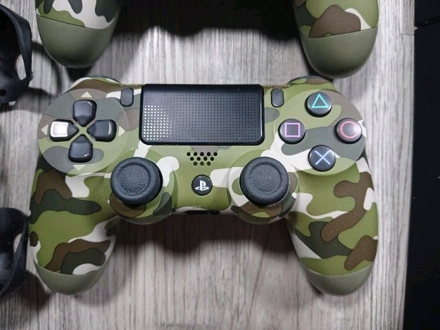 Sony PlayStation 4 CUH-1215A Gaming Bundle 15 Games 2 Camo Controllers Cords W@W