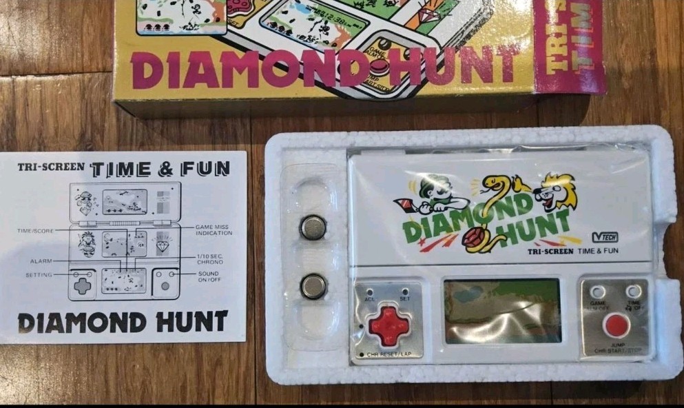 NEW Diamond Hunt Tri Screen Game And Watch BOXED..Yes.Brand New