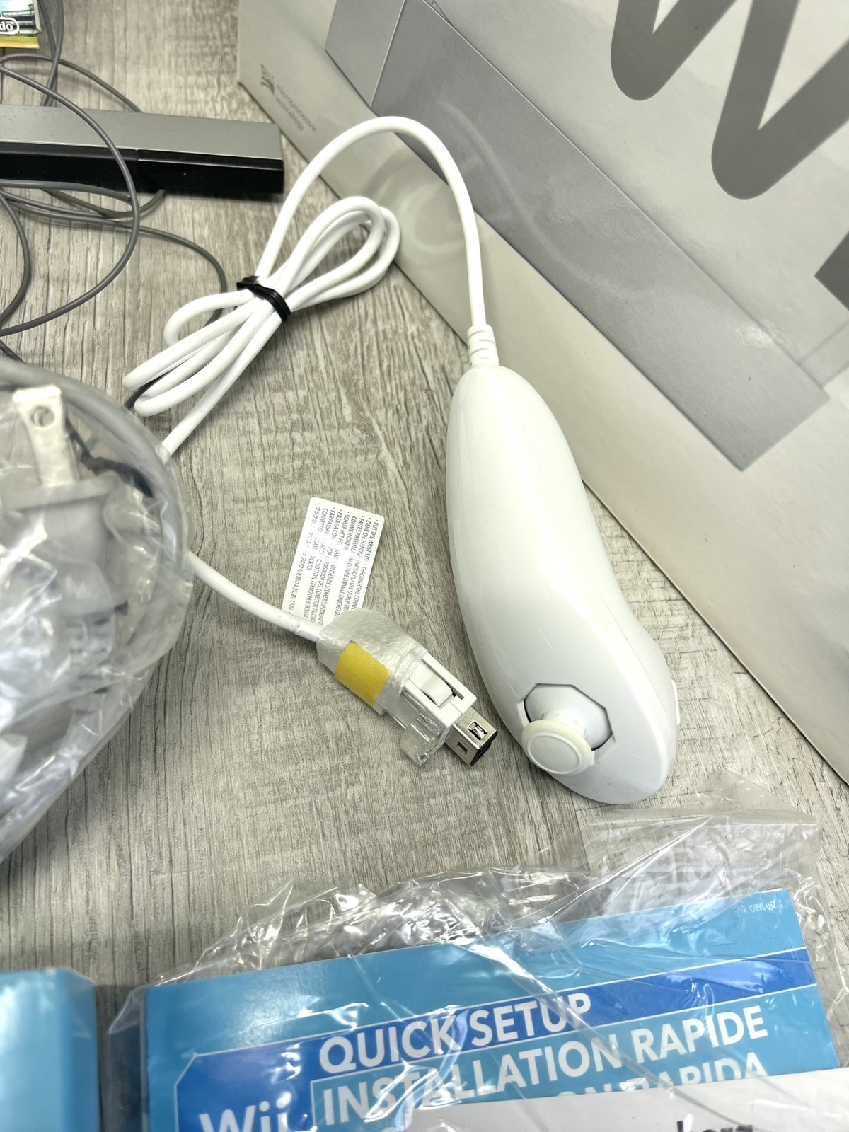 Nintendo Wii Console RVL-001 White CIB Bundle 2 Remotes Wii Sports Tested