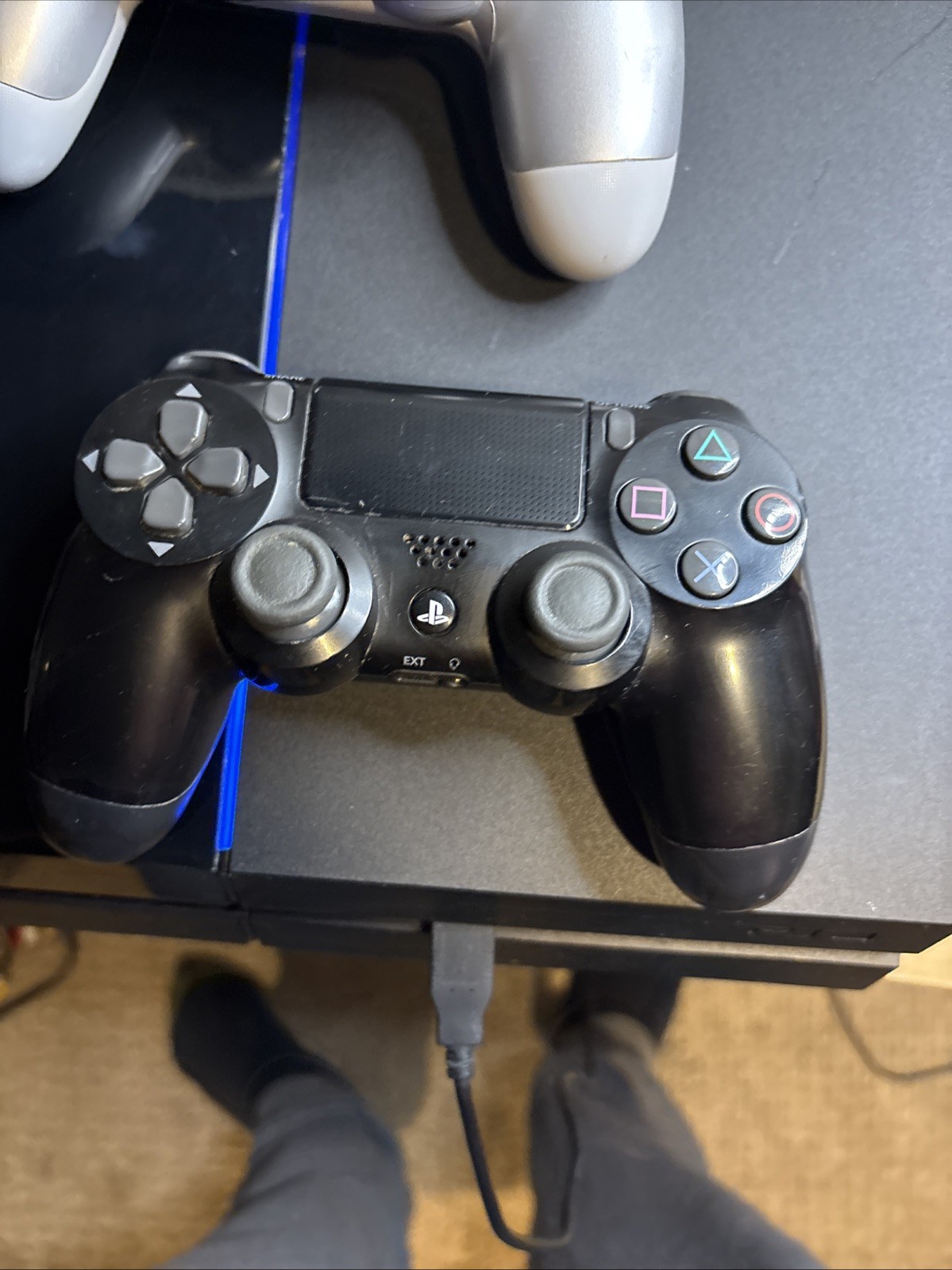 Sony Playstation 4 500GB Black Console PS4 W/ 2 Controllers,Cords, 2 Games
