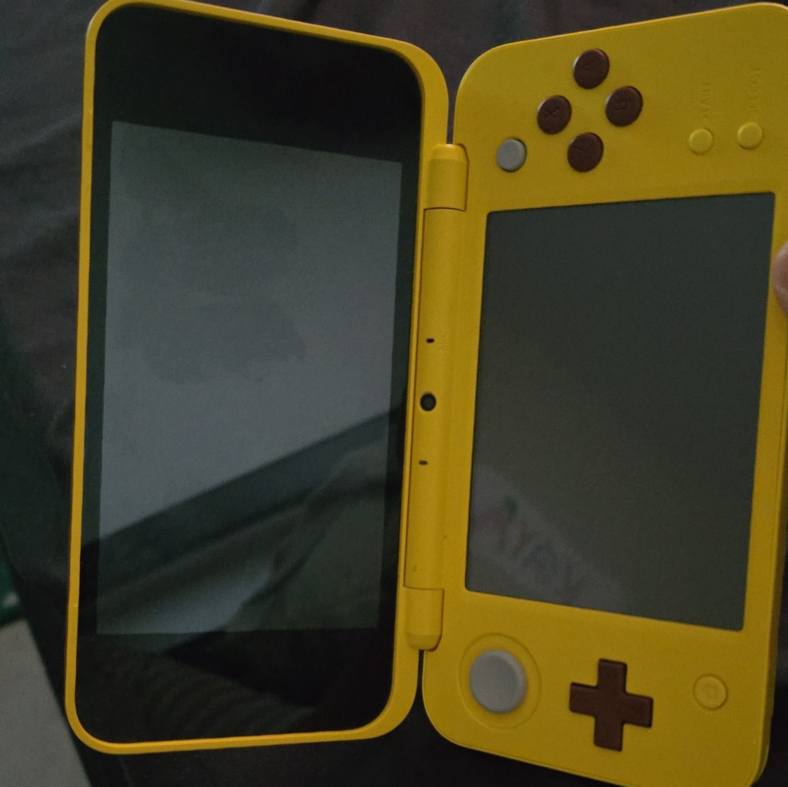 Nintendo 2DS XL Pikachu Edition Yellow Handheld Console 3D Audio Technology