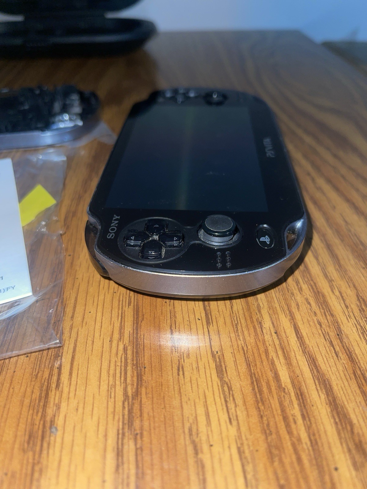 PS Vita PCH-1001 Bundle Console – Charger, RARE Vault Case & 32 Gig Card, 1 Game