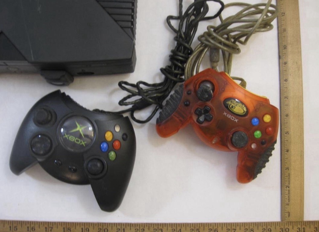 Microsoft XBOX Original Classic Console Bundle w/ 2 Controllers + Extras