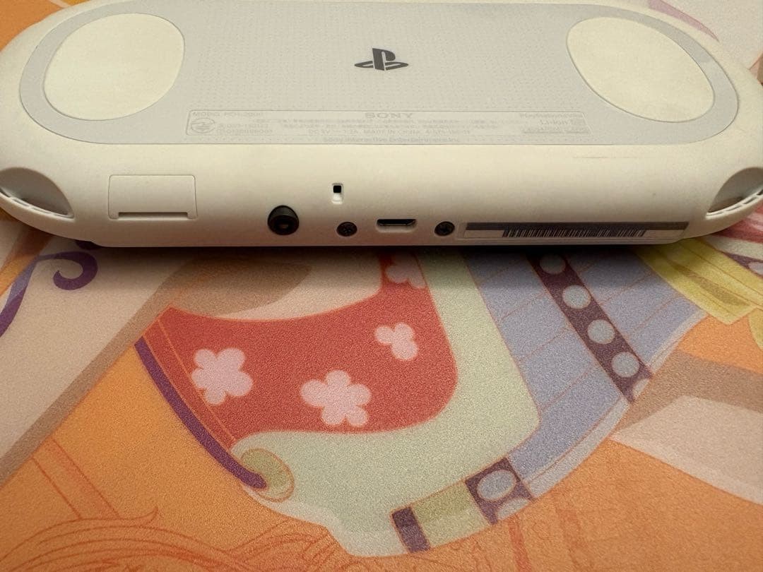 Excellent SONY PS Vita PCH-2000 Console White Tested