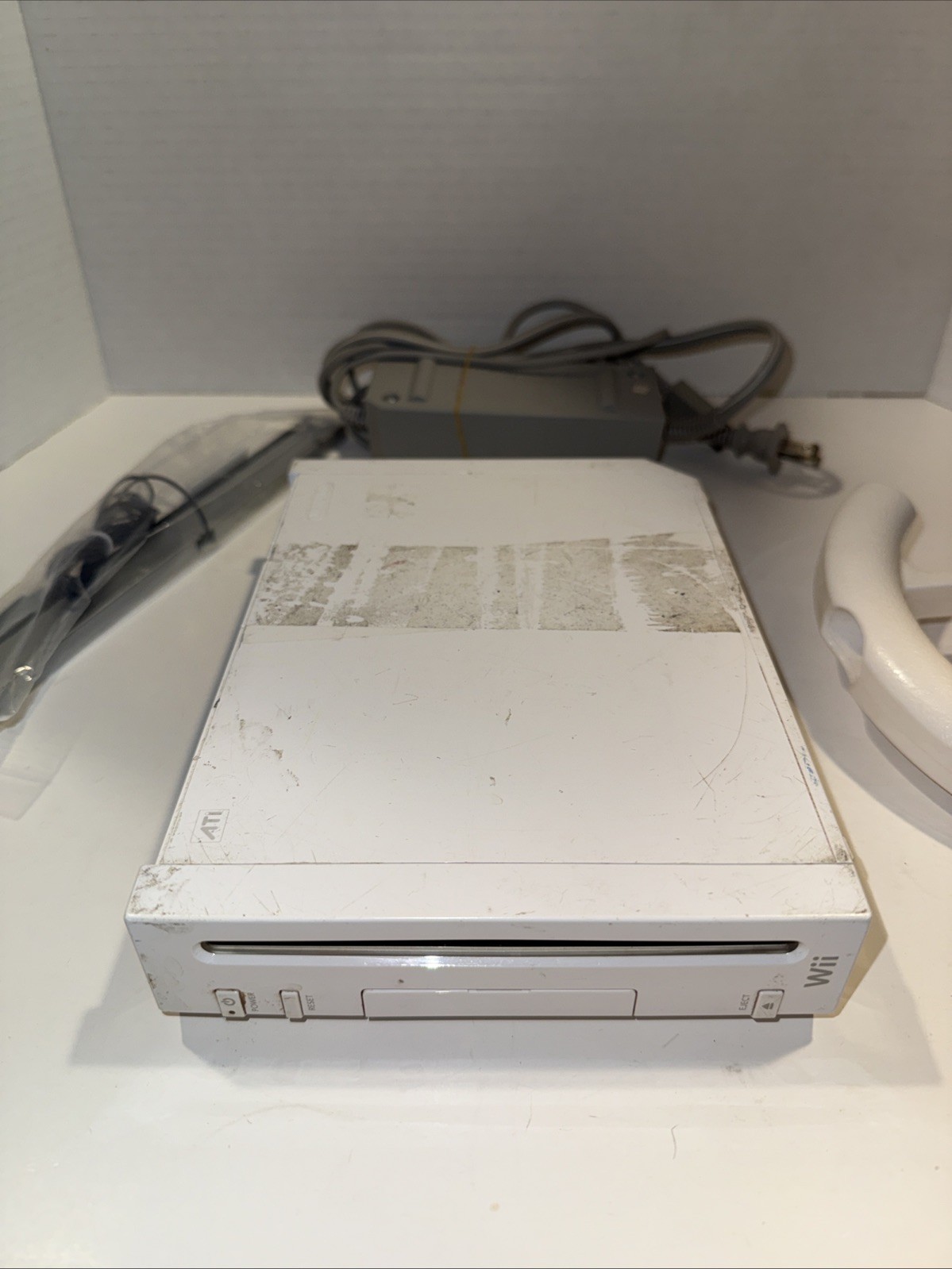 Nintendo Wii RVL-001 512 MB Home Console – White